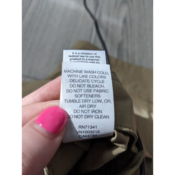 LL Bean Convertible Pants Women Size 6 Tan Nylon - Picture 7 of 10